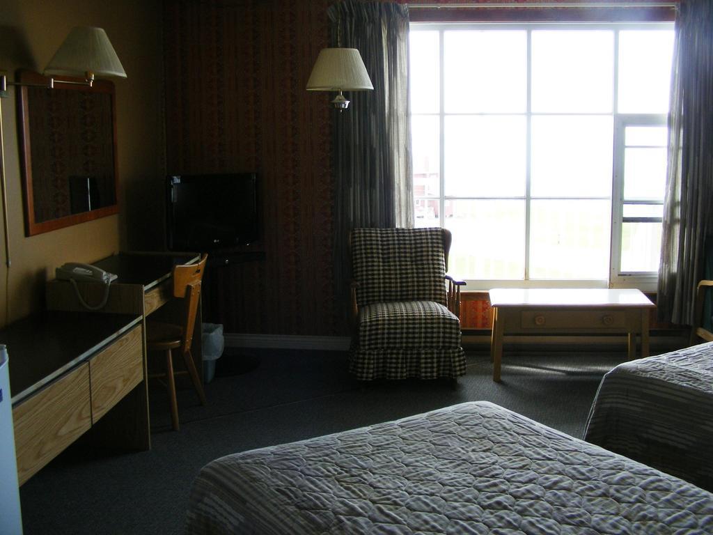 Hotel Motel Bon Accueil Rivière-la-Madeleine Zimmer foto