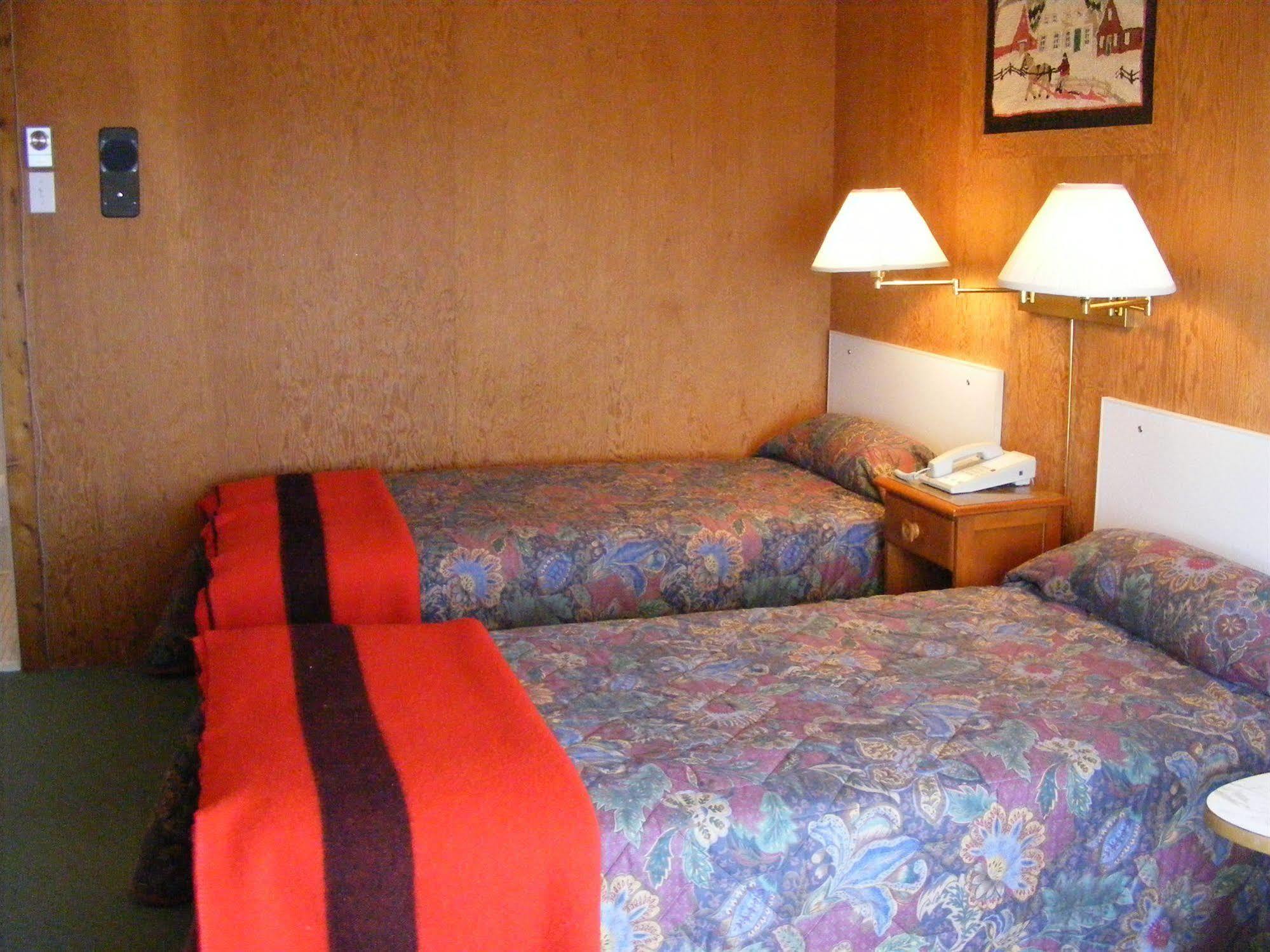 Hotel Motel Bon Accueil Rivière-la-Madeleine Exterior foto